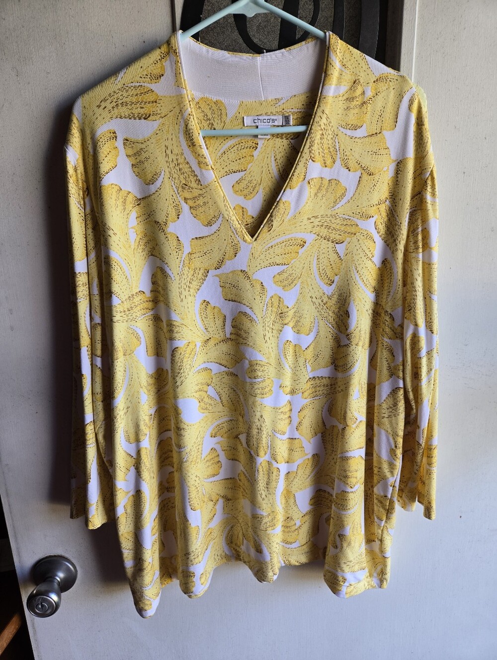 Chico's Yellow and White V-Neck Long Sleeve Printed Top EUC